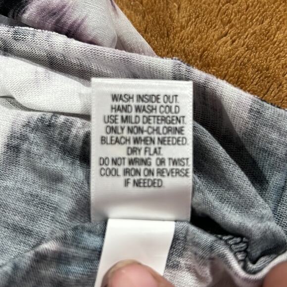 Sleeveless Top Flowing Simply Vera Sz S Purple Blue Gray flattering fit - Picture 11 of 14